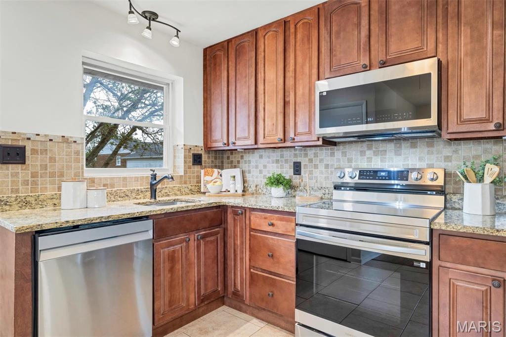 218 Hernan Drive St. Louis, MO 63123 - Photo 17 of 64