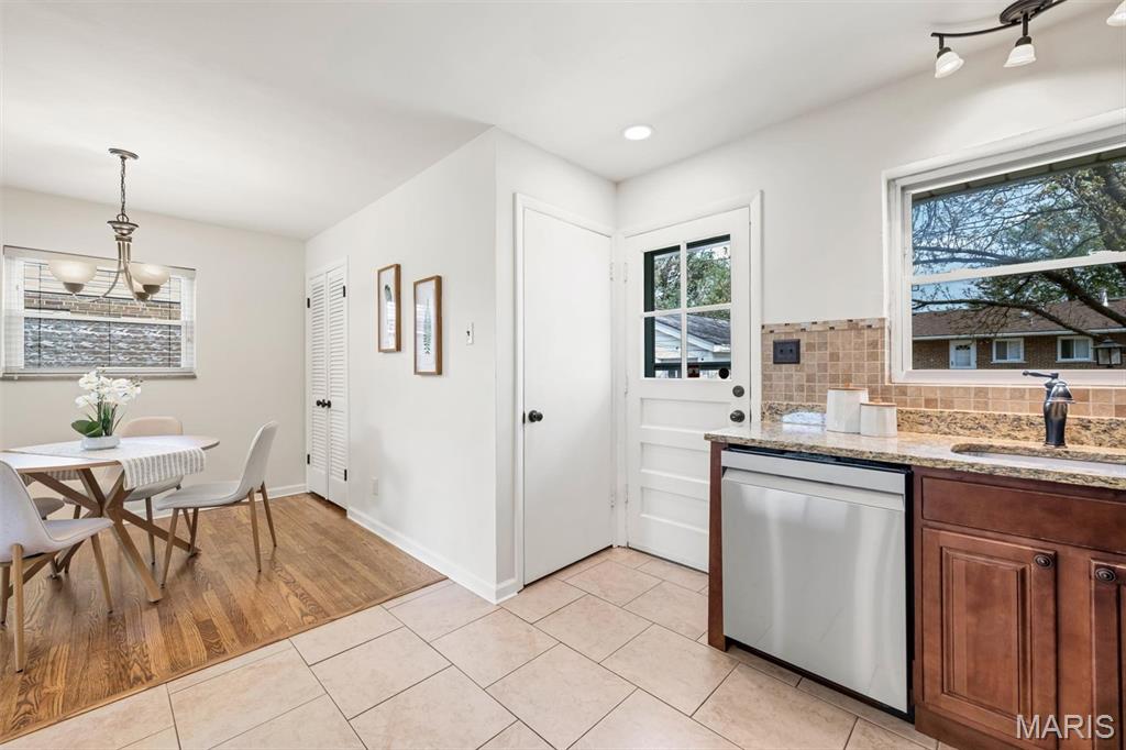 218 Hernan Drive St. Louis, MO 63123 - Photo 20 of 64