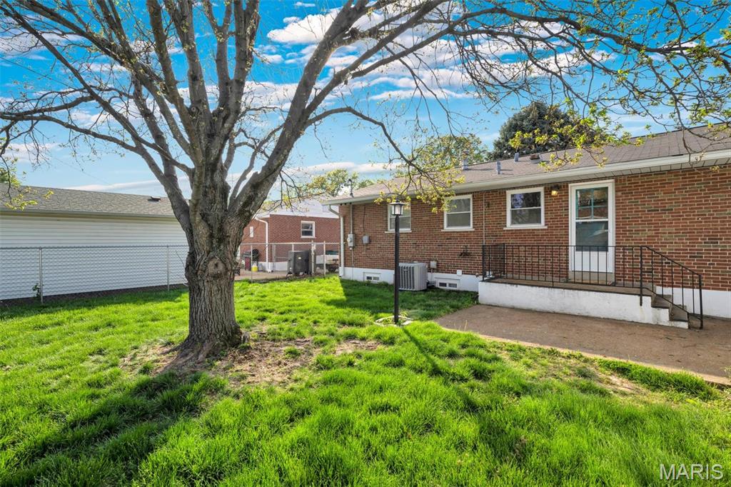 218 Hernan Drive St. Louis, MO 63123 - Photo 60 of 64