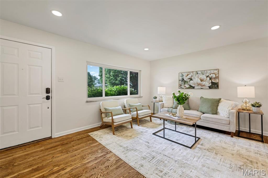 218 Hernan Drive St. Louis, MO 63123 - Photo 6 of 64