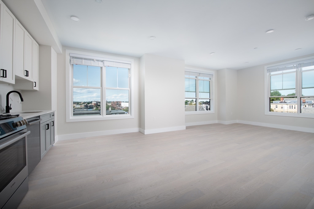 425 Border Street, Unit 405 Boston, MA 02128 - Photo 4 of 18