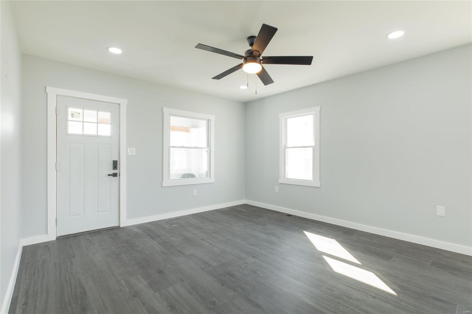 782 Rice Street Wood River, IL 62095 - Photo 5 of 27 Gallery Image 5