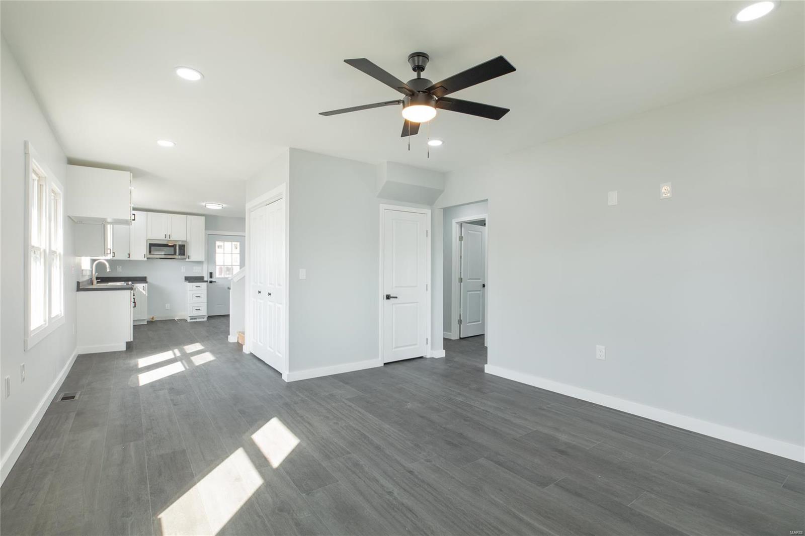 782 Rice Street Wood River, IL 62095 - Photo 6 of 27 Gallery Image 6