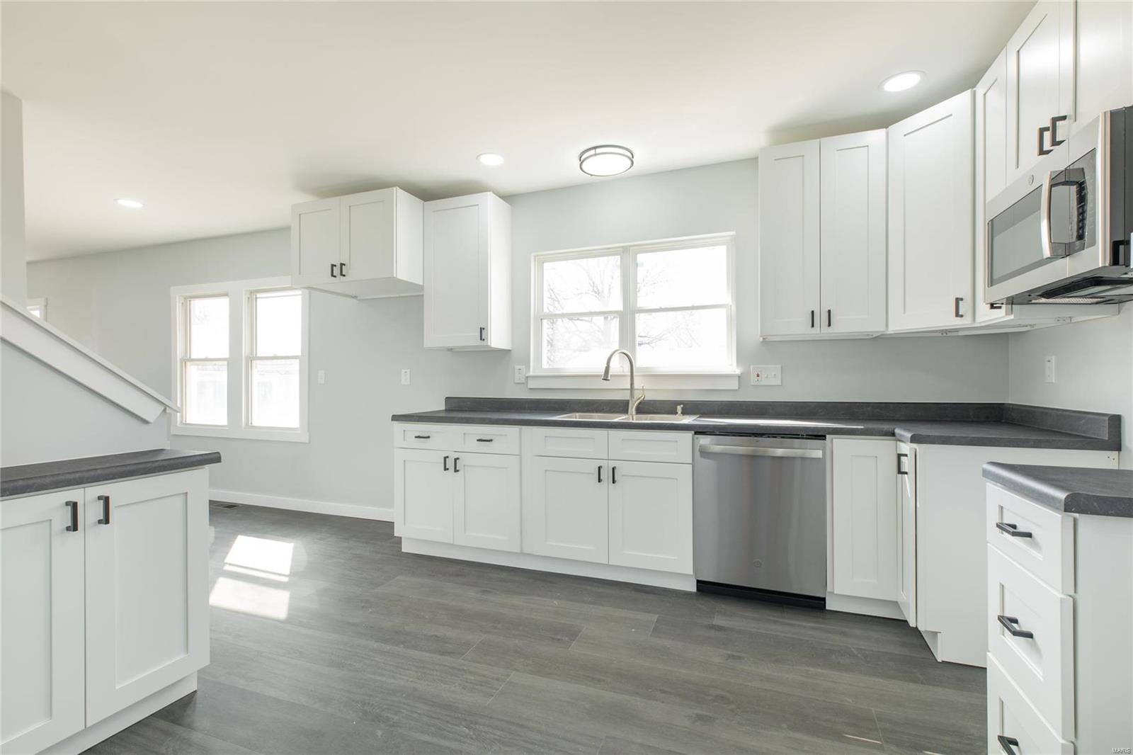782 Rice Street Wood River, IL 62095 - Photo 8 of 27 Gallery Image 8