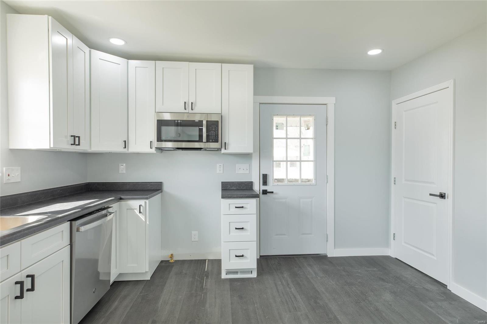 782 Rice Street Wood River, IL 62095 - Photo 10 of 27 Gallery Image 10