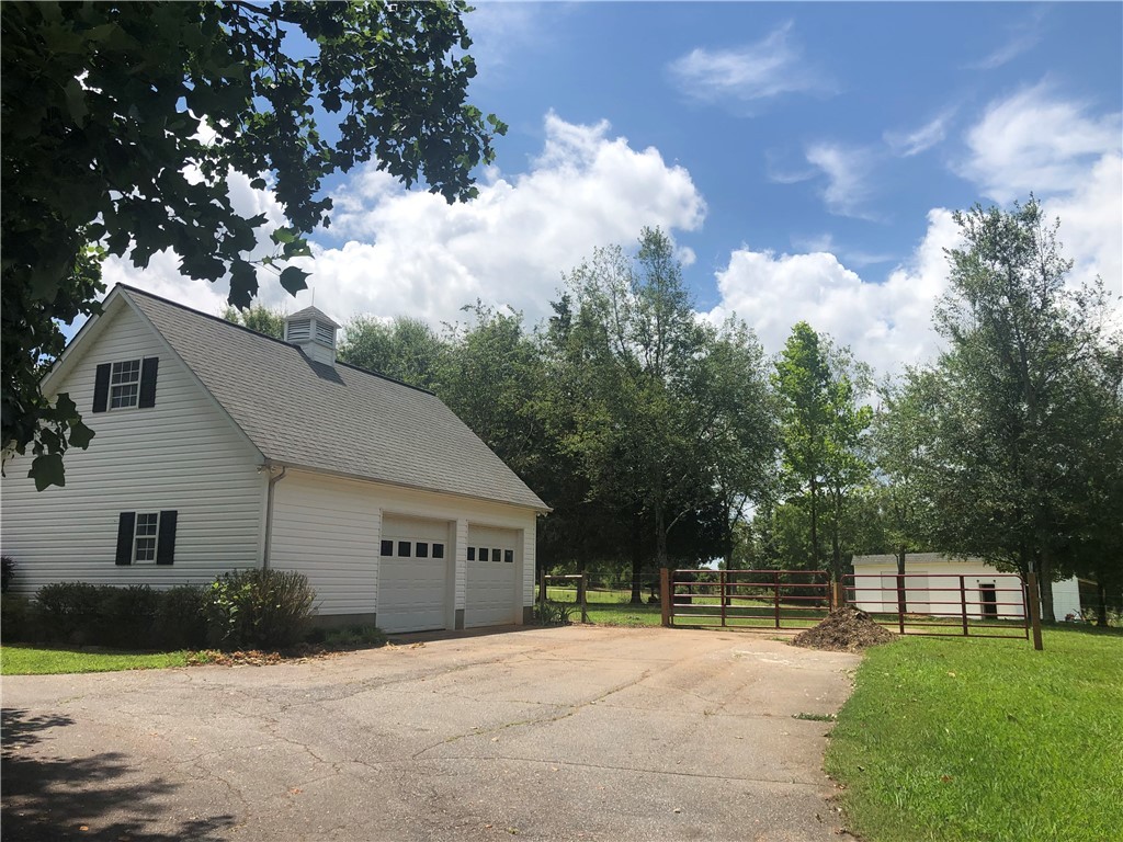 1309 Breazeale Road Belton, SC 29627 - Photo 4 of 30