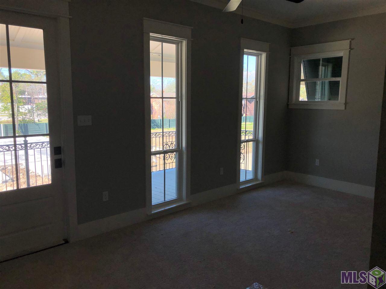 433 St Thomas Lane Baton Rouge, LA 70806 - Photo 6 of 11 Guest Bedroom with Balcony