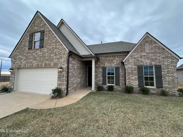 $309,950 | 3023 School Loop Rd Lake, Lake Cormorant, MS 38641