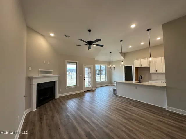 $309,950 | 3023 School Loop Rd Lake, Lake Cormorant, MS 38641