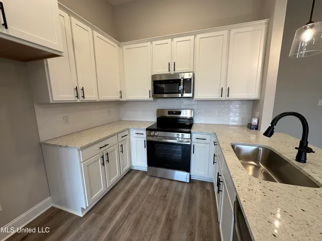 $309,950 | 3023 School Loop Rd Lake, Lake Cormorant, MS 38641