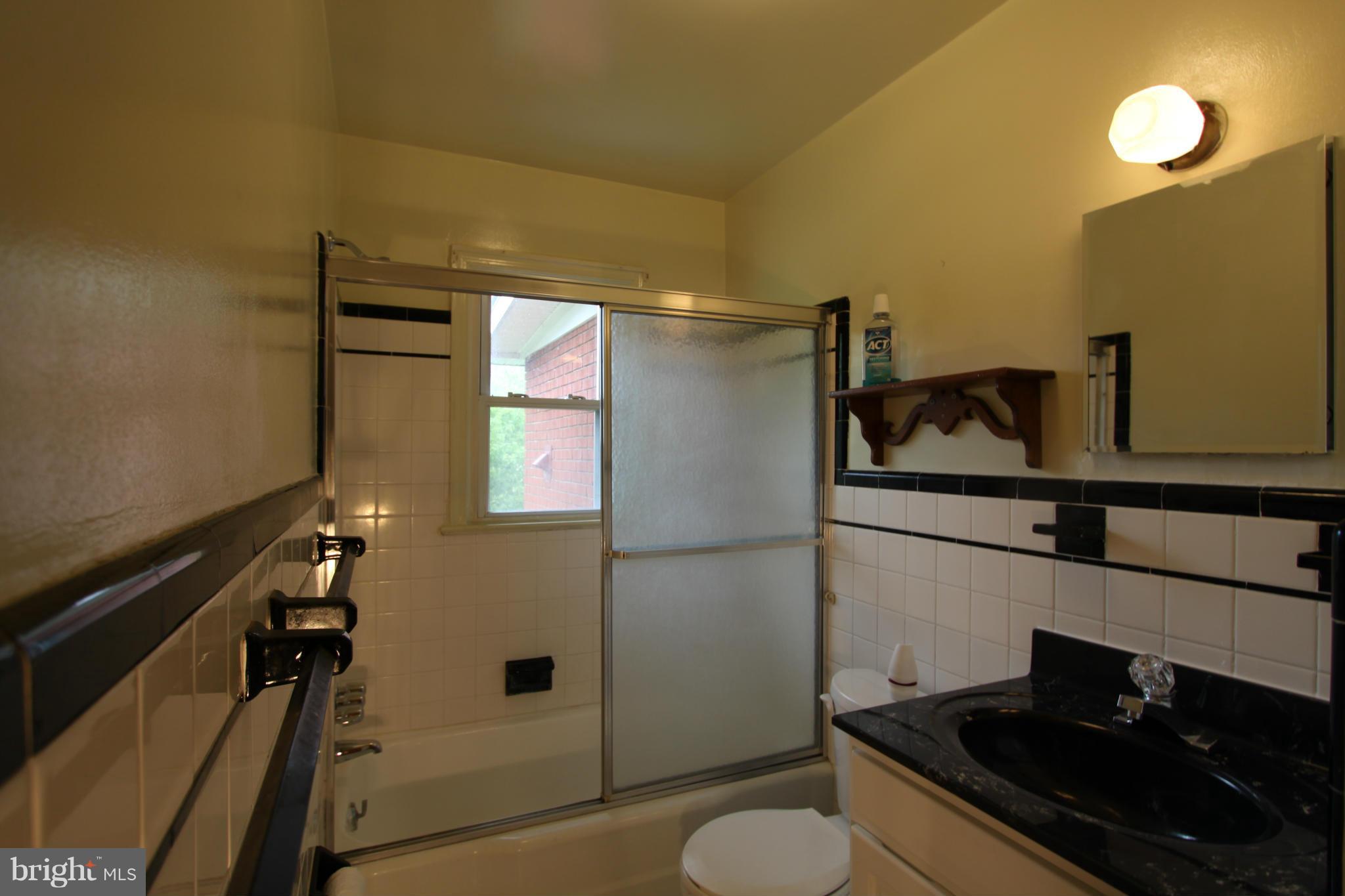 6890 Hawthorne Road La Plata, MD 20646 - Photo 12 of 29 Bath