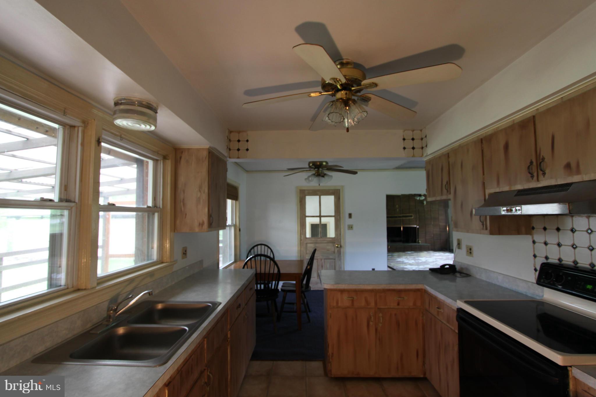6890 Hawthorne Road La Plata, MD 20646 - Photo 8 of 29 Kitchen