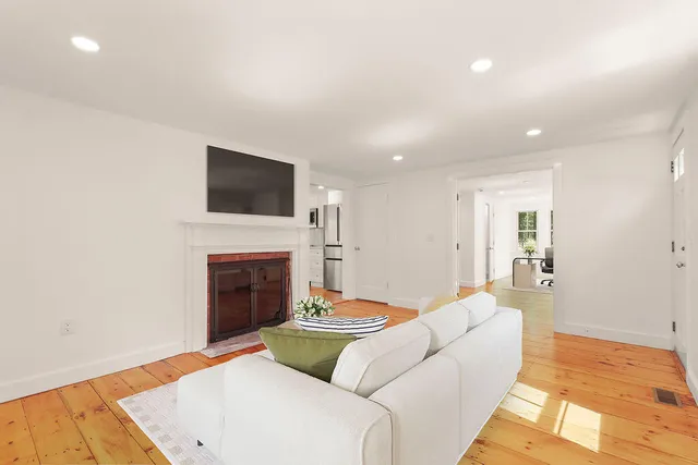 $1,995,000 | 2 Little Cove Lane, Orleans, MA 02653