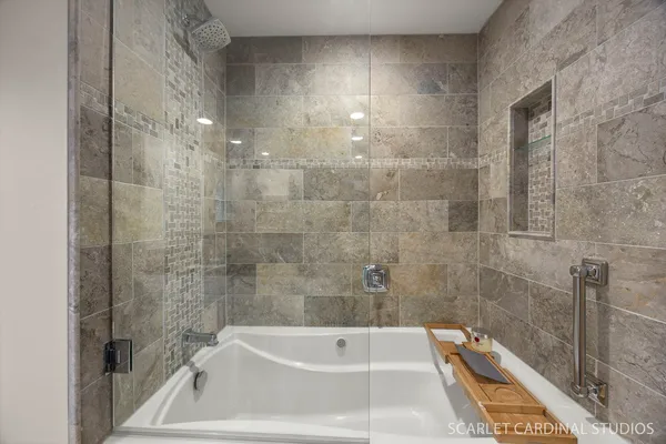 $625,000 | 501 Glenwood Trail, Elgin, IL 60120