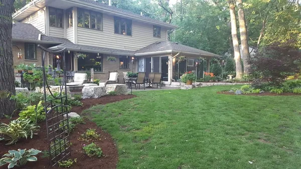 $625,000 | 501 Glenwood Trail, Elgin, IL 60120