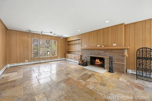 $625,000 | 501 Glenwood Trail, Elgin, IL 60120