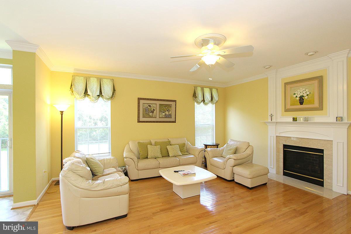 18501 Country Meadow Road Boyds, MD 20841 - Photo 14 of 29 Family Room