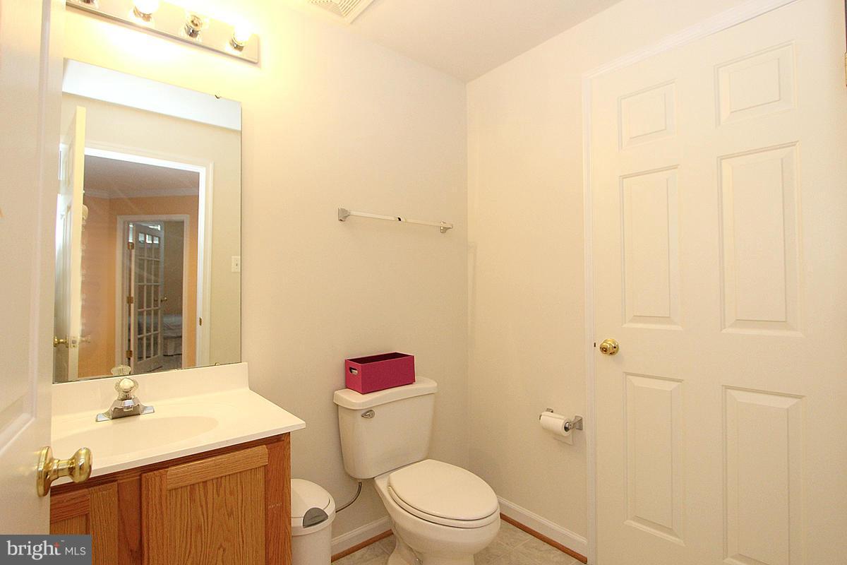 18501 Country Meadow Road Boyds, MD 20841 - Photo 27 of 29 Bath