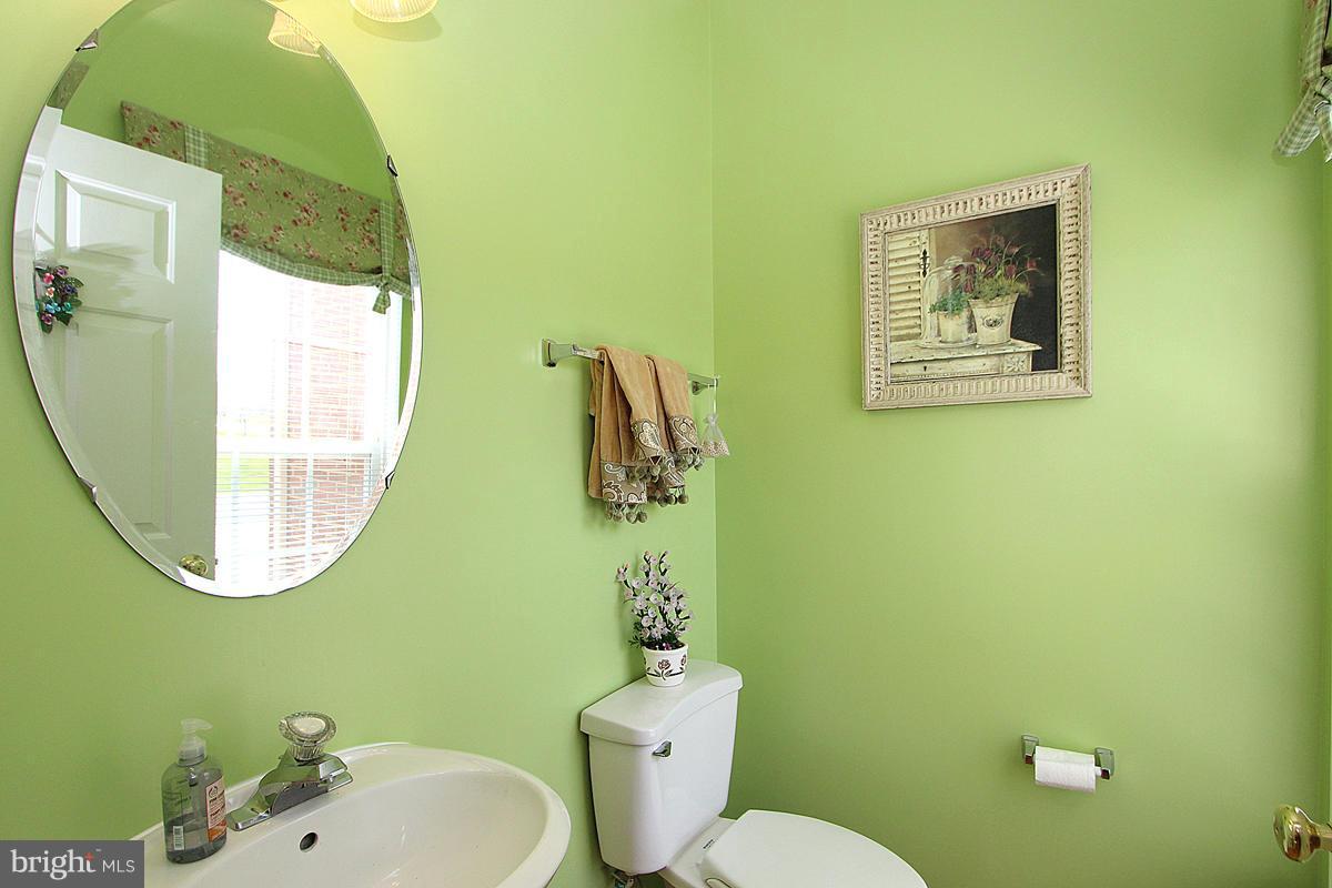 18501 Country Meadow Road Boyds, MD 20841 - Photo 7 of 29 Bath