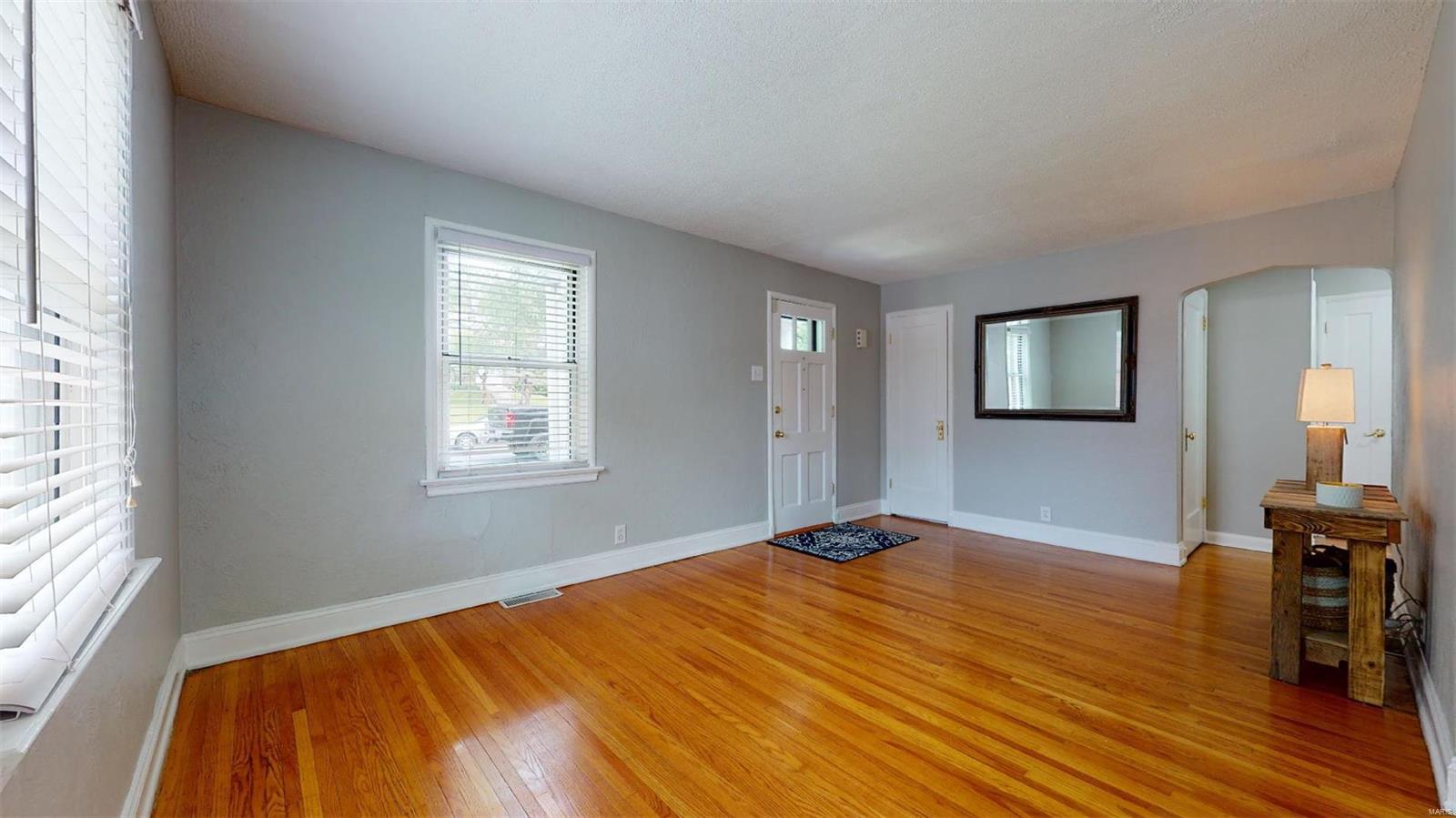 7036 Rhodes Avenue St. Louis, MO 63123 - Photo 4 of 43 Gallery Image 4