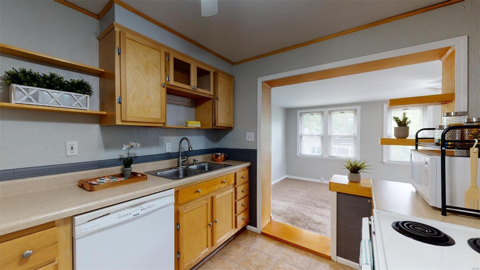 7036 Rhodes Avenue St. Louis, MO 63123 - Photo 8 of 43 Gallery Image 8