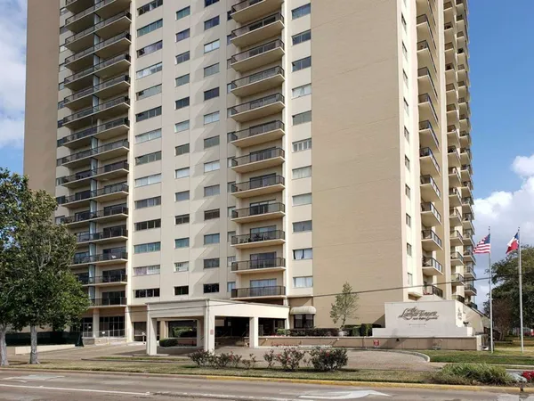 $799,900 | 2929 Buffalo Speedway, Unit A404, Houston, TX 77098