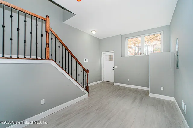 $850,000 | 2441 Victory Boulevard | South New York