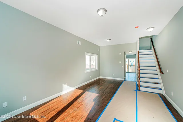 $850,000 | 2441 Victory Boulevard | South New York