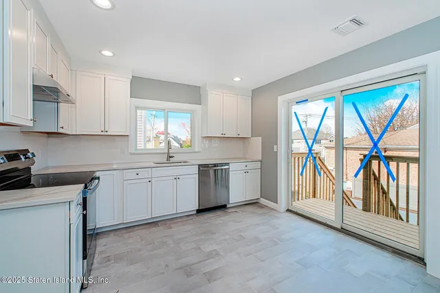 $850,000 | 2441 Victory Boulevard | South New York