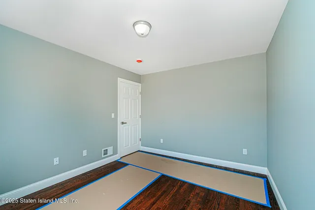 $850,000 | 2441 Victory Boulevard | South New York