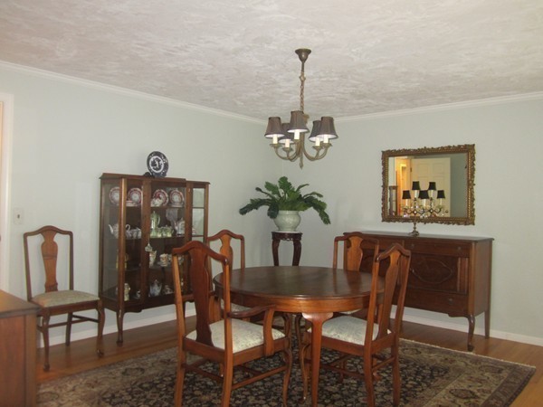 286 Sargent Road Boxborough, MA 01719 - Photo 18 of 29 a view of a dining room with furniture