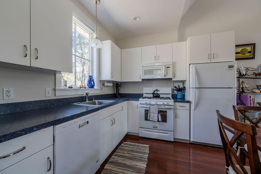 43 South Highland Road Truro, MA 02666 - Photo 9 of 40 43_S_Highland-15