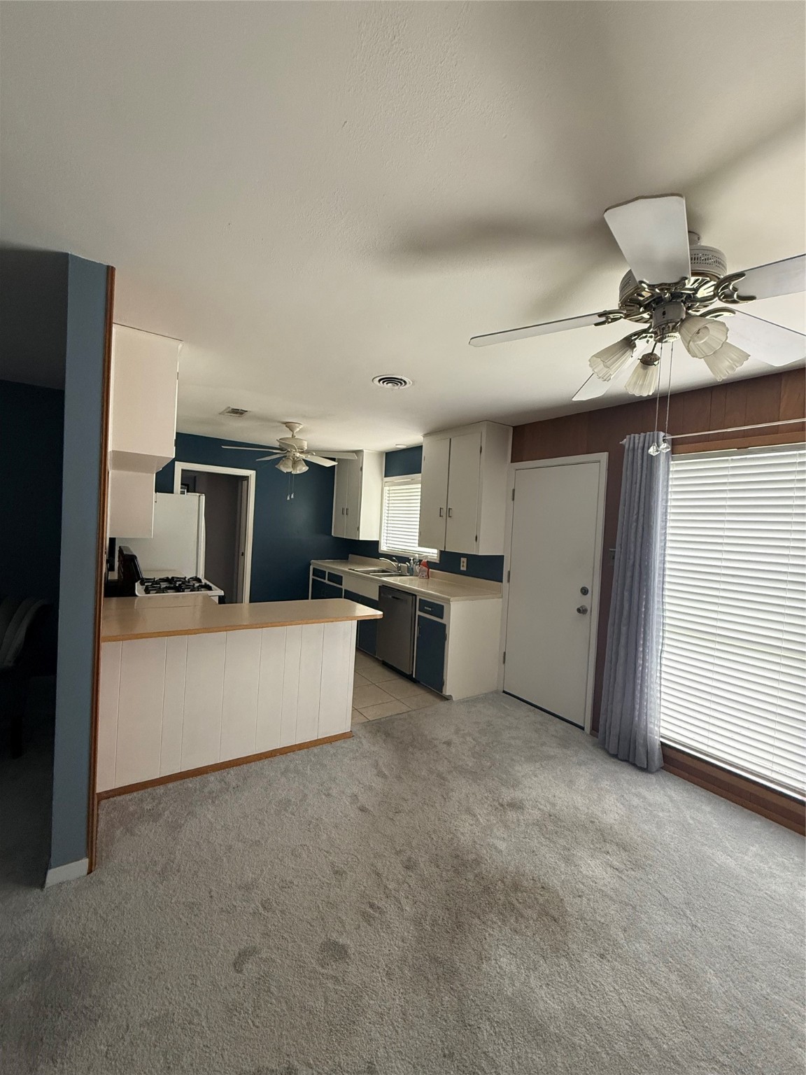 7945 Cedel Drive Houston, TX 77055 - Photo 5 of 11 a view of a kitchen with a sink