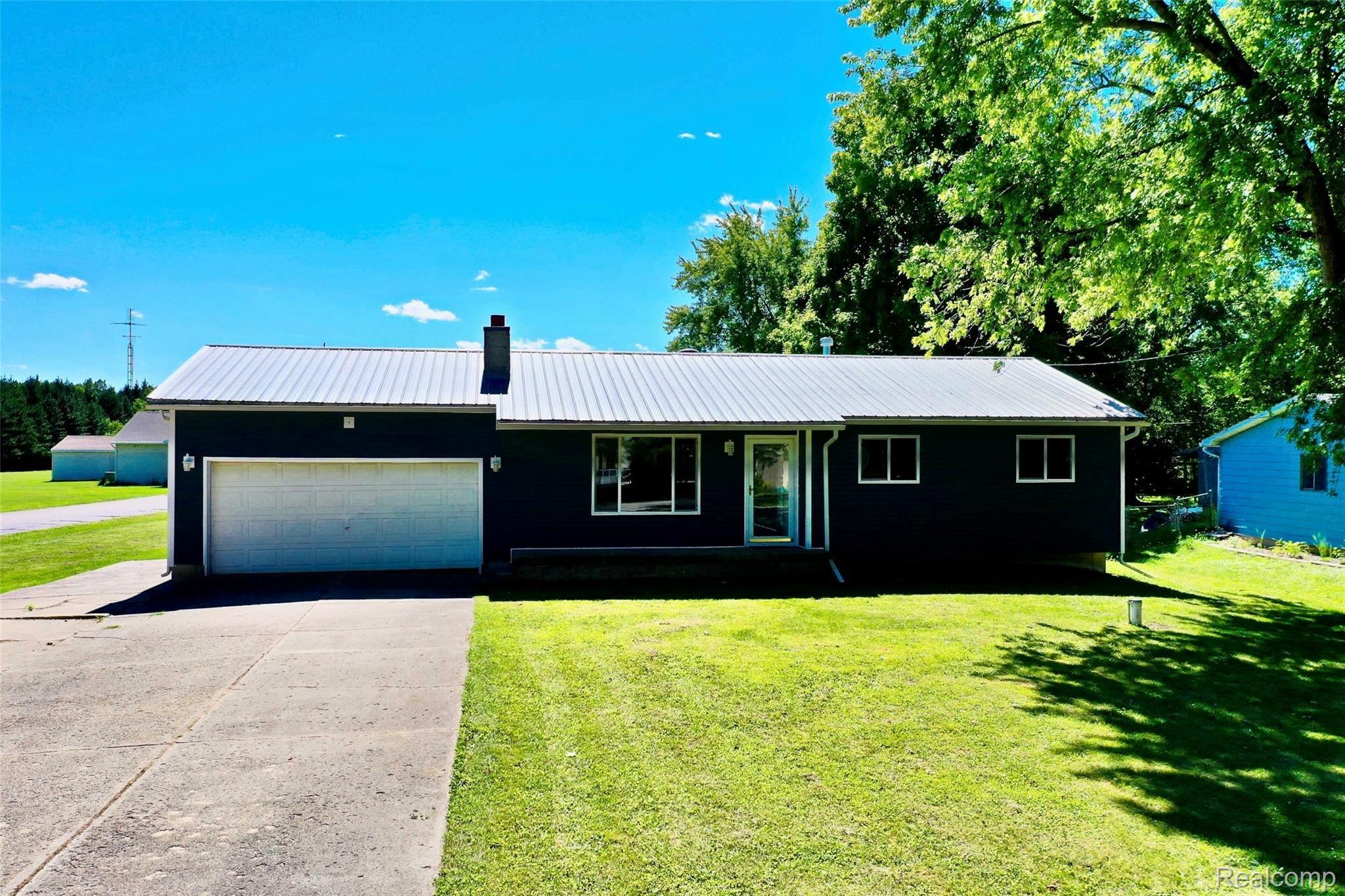 4346 Crosby Road Flint, MI 48506 - Photo 1 of 47 5FFC74BB-3446-4CE9-9990-3B41CA888F7B_1_201_a.jpeg