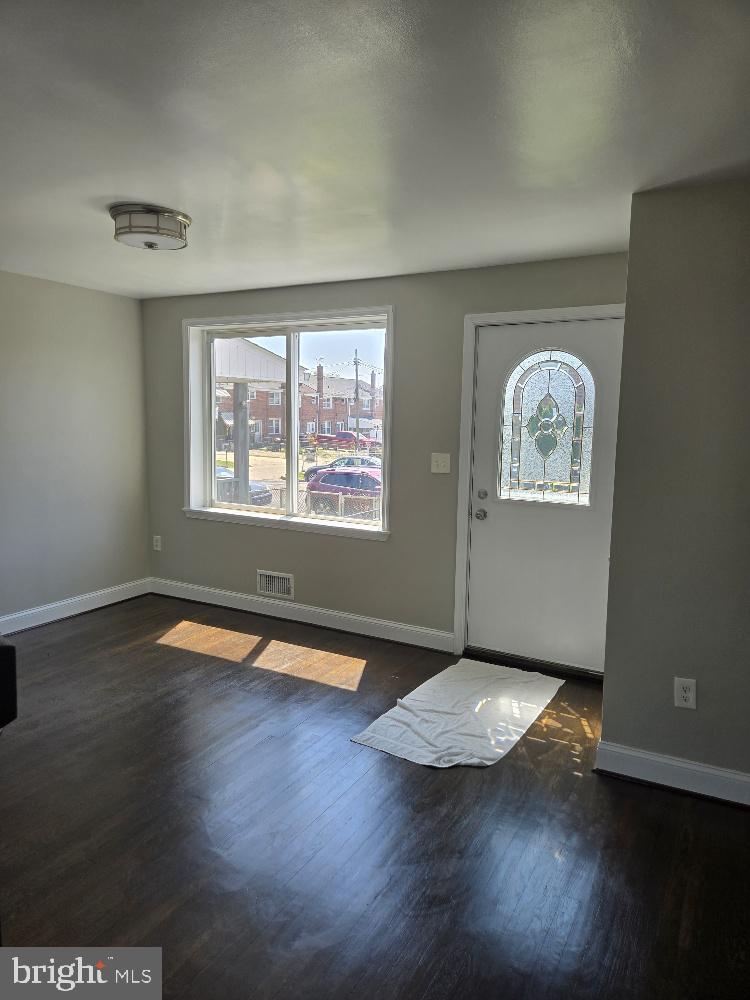 8120 Kavanagh Road Baltimore, MD 21222 - Photo 5 of 22
