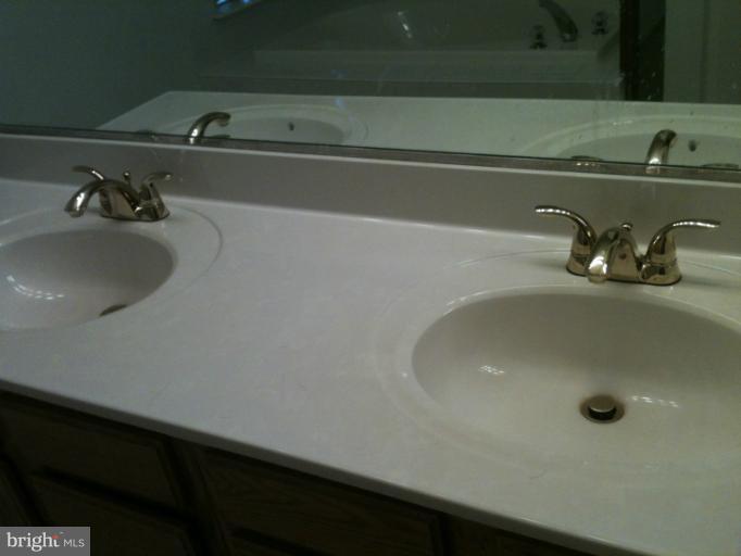9506 Utica Place Springdale, MD 20721 - Photo 14 of 23 Bath (Master)