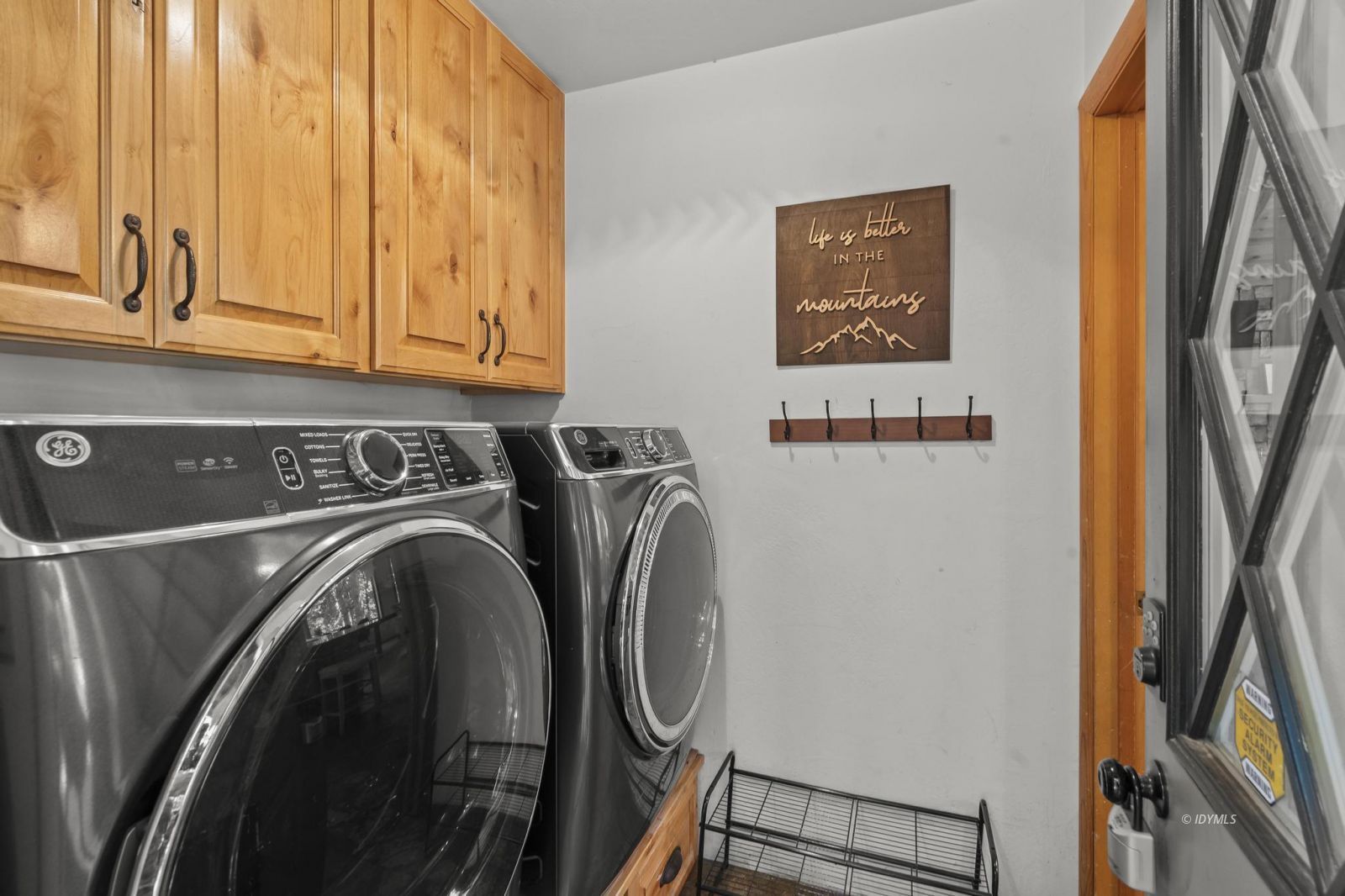 24747 Fern Valley Road Idyllwild, CA 92549 - Photo 35 of 42 a utility room with dryer and washer