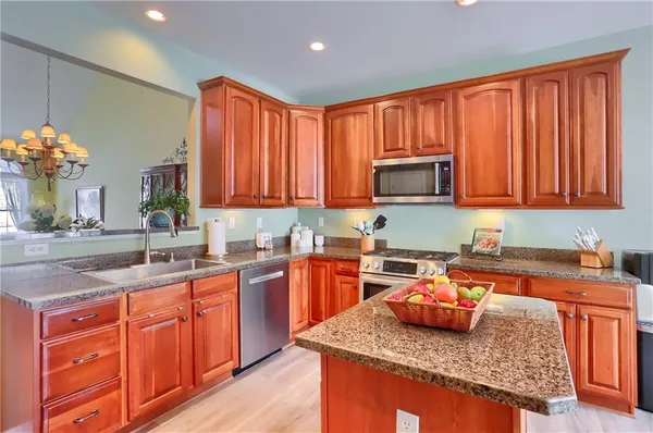 $425,000 | 2030 Stillwater Lane, McDonald, PA 15057