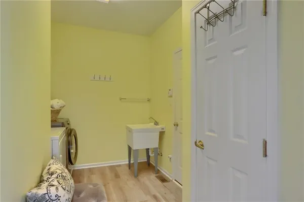 $425,000 | 2030 Stillwater Lane, McDonald, PA 15057