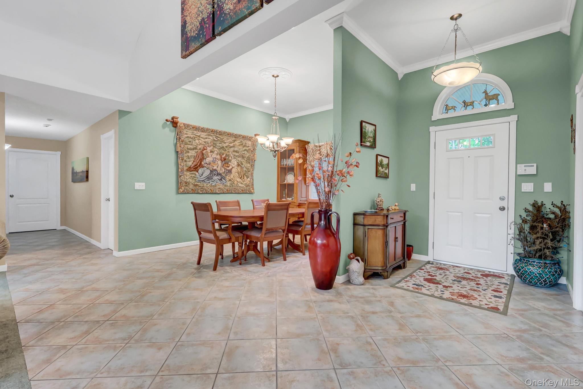 71 Dyke Road Setauket, NY 11733 - Photo 4 of 47