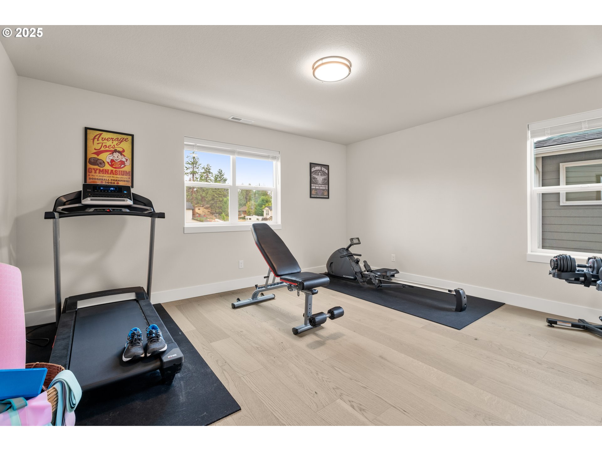 20211 Glen Vista Road Bend, OR 97703 - Photo 18 of 32 a view of a workspace with a window