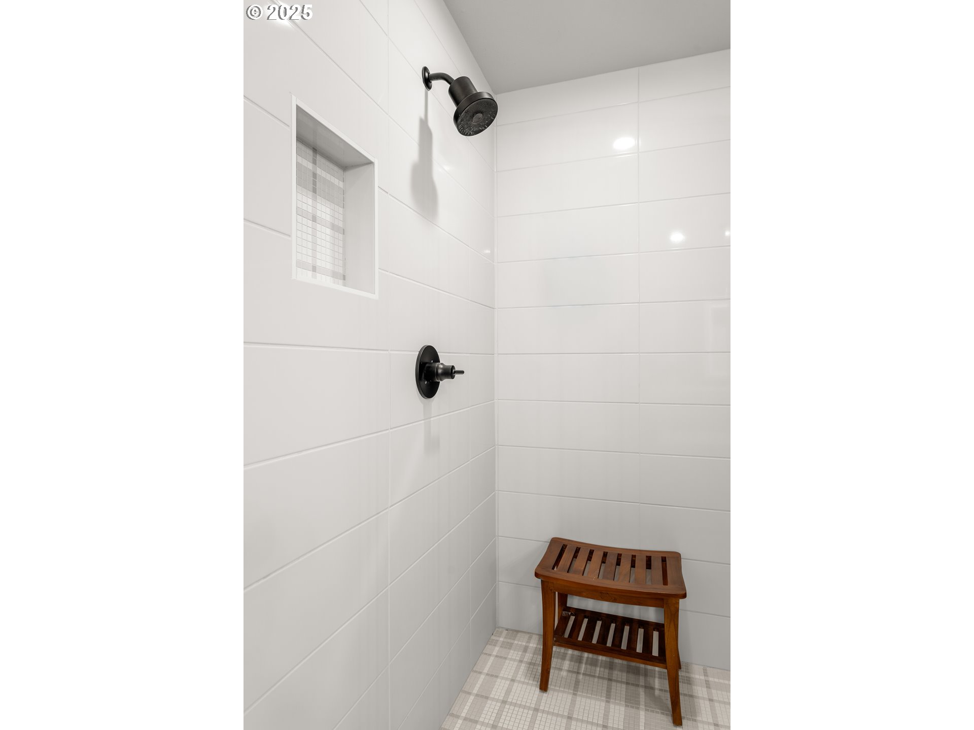 20211 Glen Vista Road Bend, OR 97703 - Photo 29 of 32 a bathroom with a shower and a sink