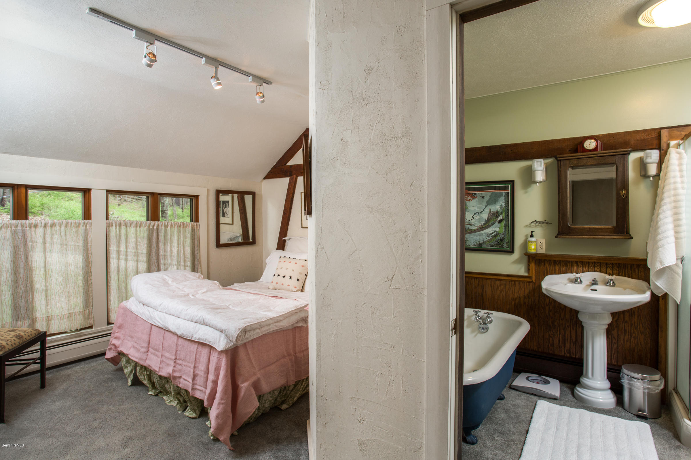 276 South Undermountain Road Sheffield, MA 01257 - Photo 12 of 29 276-Undermountain-102