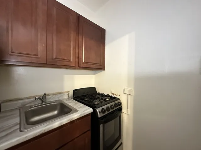 $1,495 | 434 West Wellington Avenue, Unit 504, Chicago, IL 60657