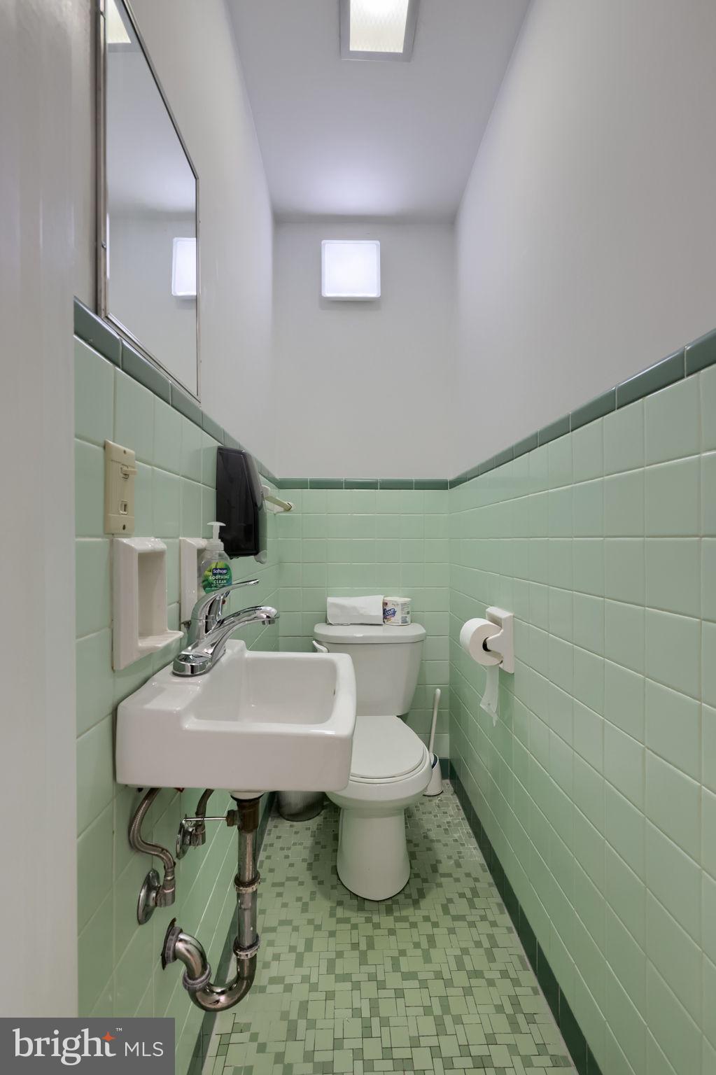 3625 Kutztown Road Reading, PA 19605 - Photo 18 of 28