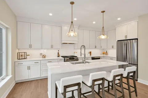 $865,000 | 496 Bastle Wynd Port, Unit 9, Port Washington, WI 53074