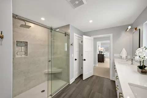 $865,000 | 496 Bastle Wynd Port, Unit 9, Port Washington, WI 53074