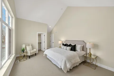 $865,000 | 496 Bastle Wynd Port, Unit 9, Port Washington, WI 53074