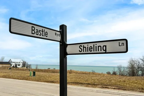 $865,000 | 496 Bastle Wynd Port, Unit 9, Port Washington, WI 53074