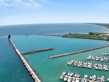 $865,000 | 496 Bastle Wynd Port, Unit 9, Port Washington, WI 53074